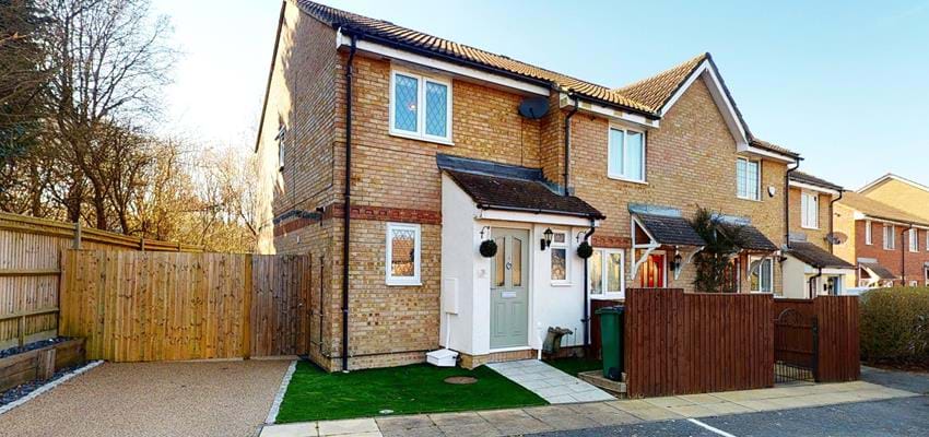 For Sale : Maidenbower, Crawley