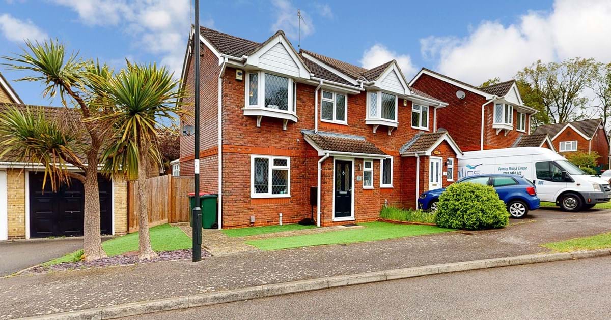 Golding Close, Maidenbower, Crawley